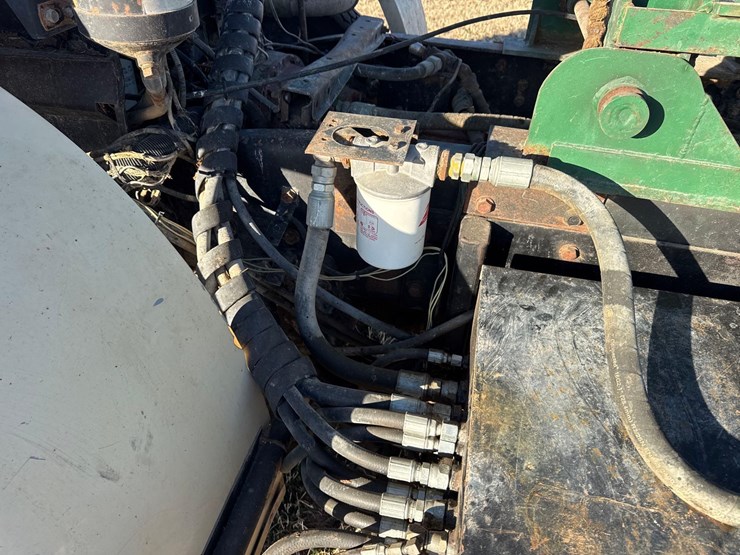 1992-white-gmc-haying-mantis-stacker-truck-image-40