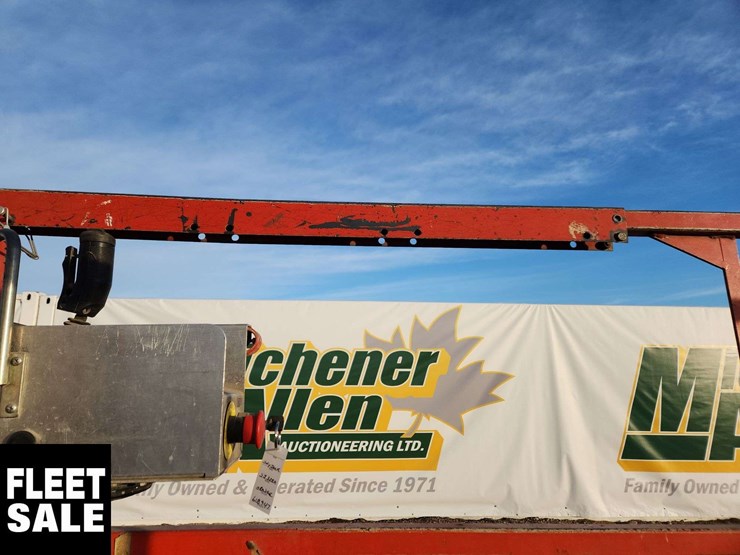 skyjack-sj3220-900-lbs-scissor-lift-image-26