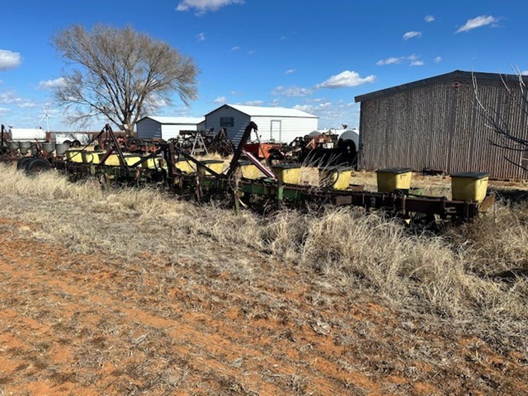 john-deere-7100-image-1