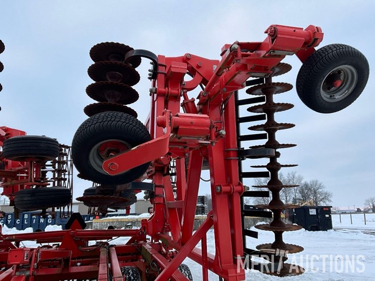 2013-kuhn-krause-80-40-vertical-tillage-tool-image-15