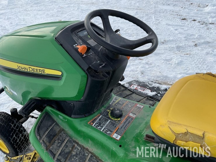 2015-john-deere-x320-image-9