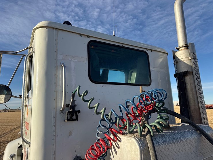 1999-international-60-image-40