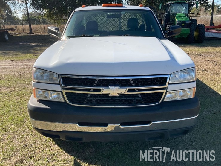 2006-chevrolet-3500-image-8