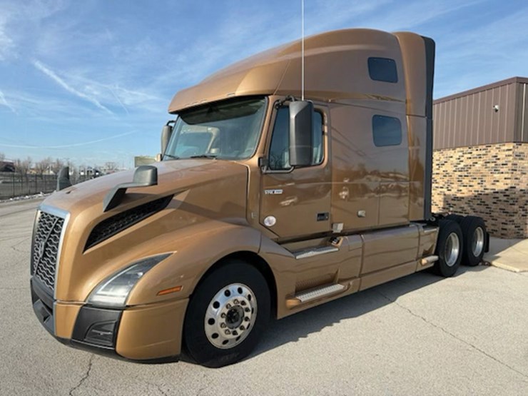 2022-volvo-vnl-760-image-1