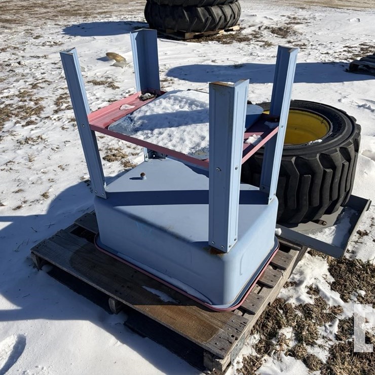 PARTS WASHER SKIDSTEER TIRE AND QUICKTACH PLATE