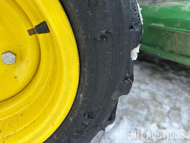 2021-john-deere-1023e-image-12