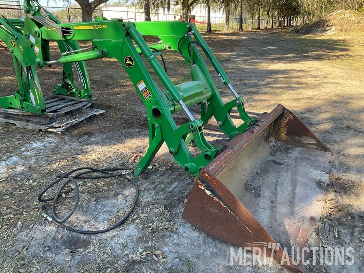 2022-john-deere-520m-image-1