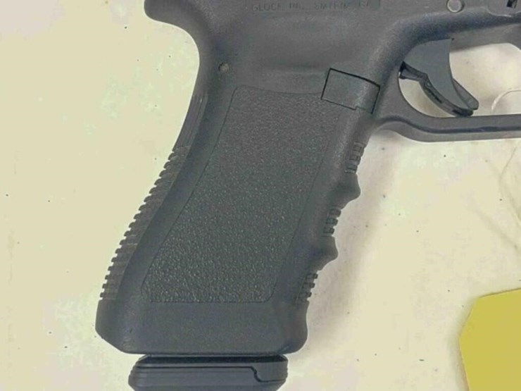 glock-pistol-image-12