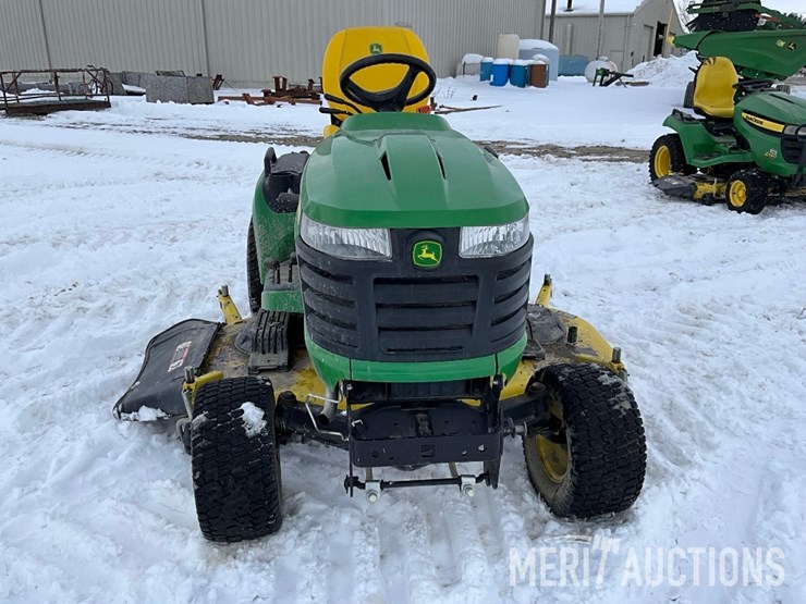 2022-john-deere-x730-image-8