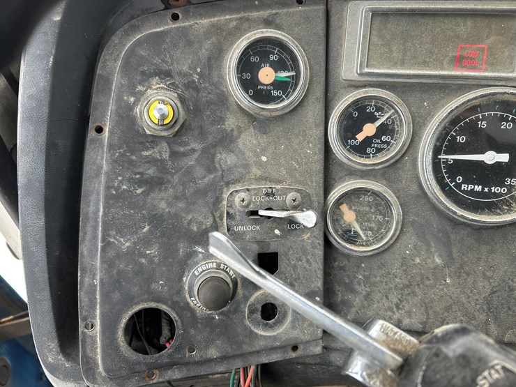 1990-ford-l9000-image-51