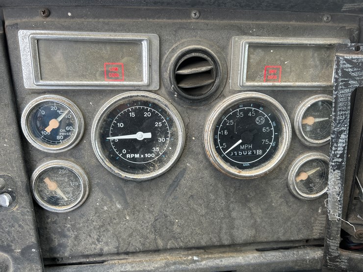 1990-ford-l9000-image-52