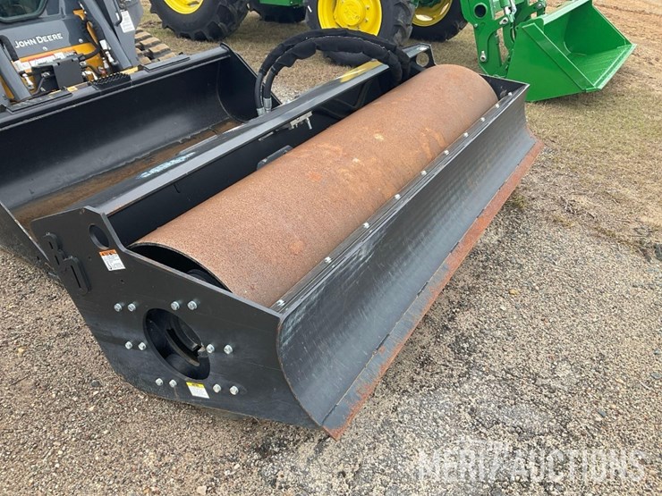 2024-blue-diamond-skid-steer-vibratory-roller-image-7