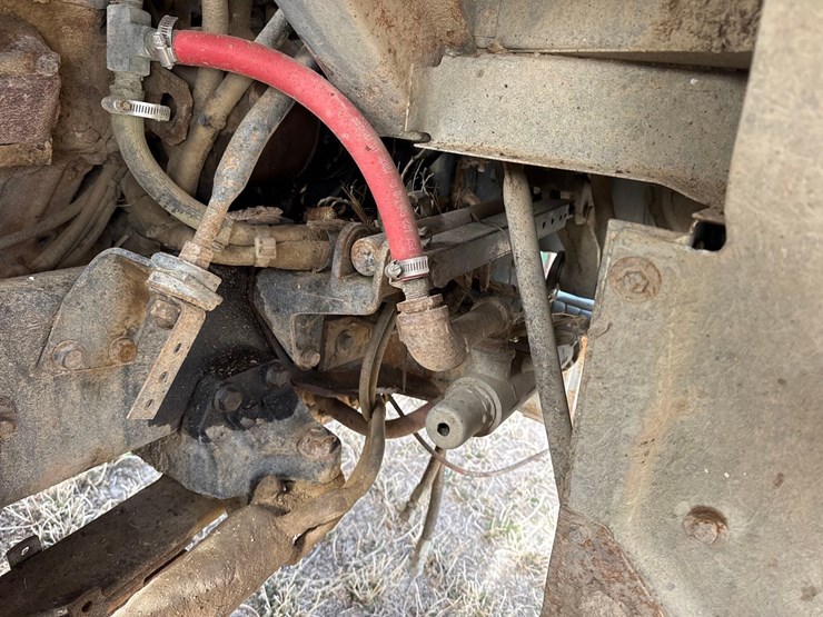 1986-white-140-image-75