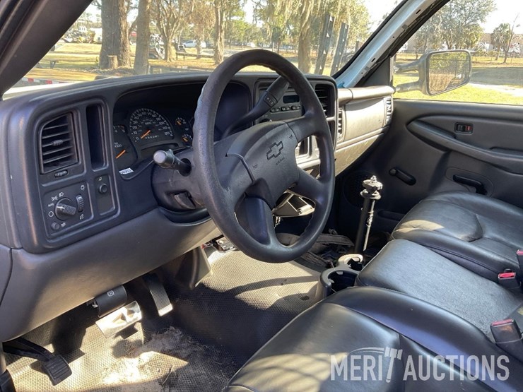 2006-chevrolet-3500-image-36