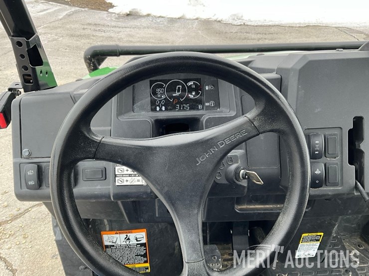 2024-john-deere-gator-image-31