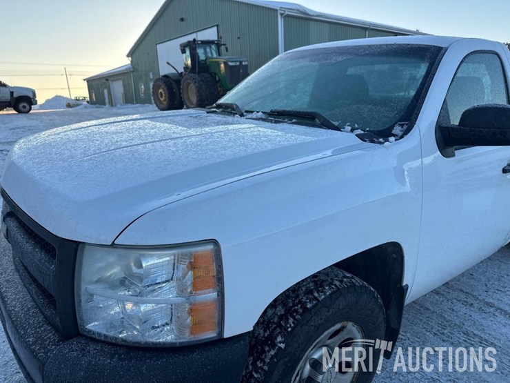 2011-chevrolet-silverado-1500-image-11