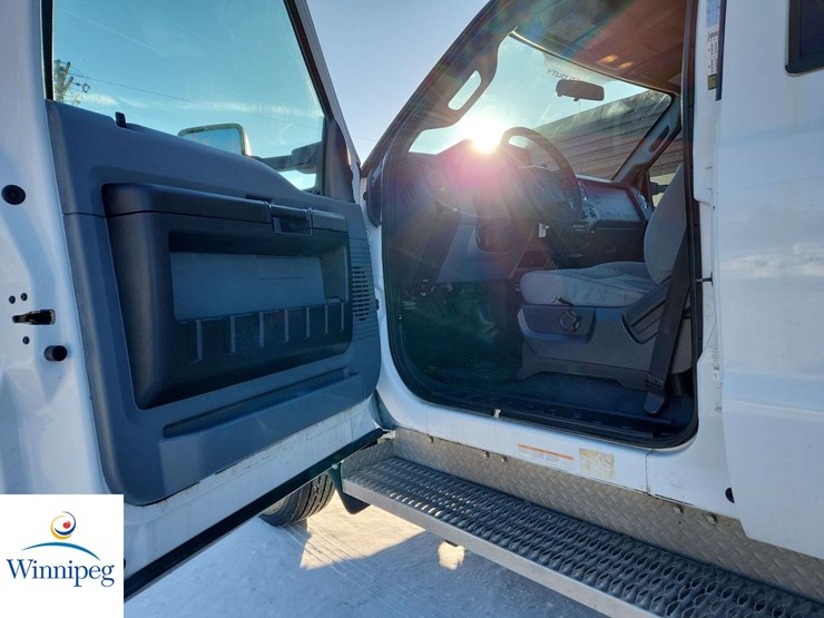 2016-ford-f550-image-10