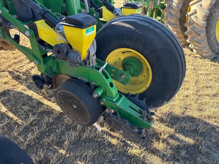 2014-john-deere-1770nt-image-62