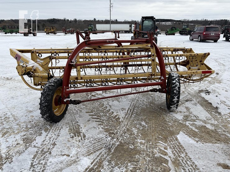 new-holland-258-image-4