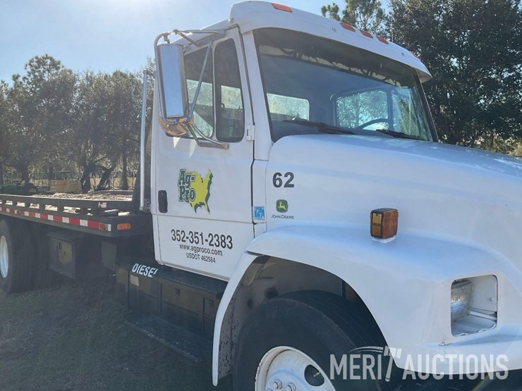 1997-freightliner-fl70-image-32