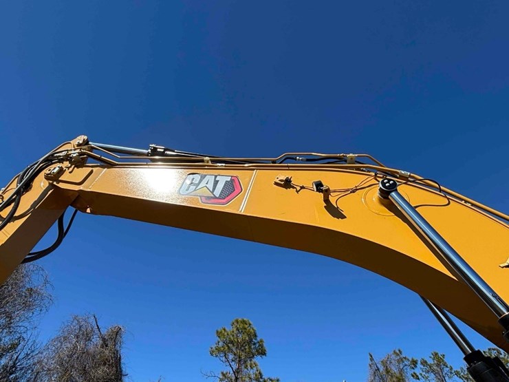 caterpillar-323-image-10