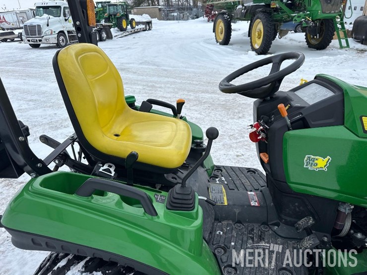 2021-john-deere-1023e-image-24
