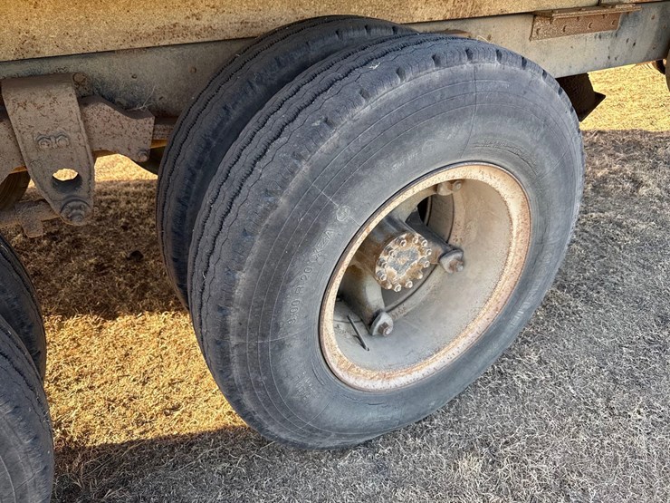 1974-ford-800-image-20