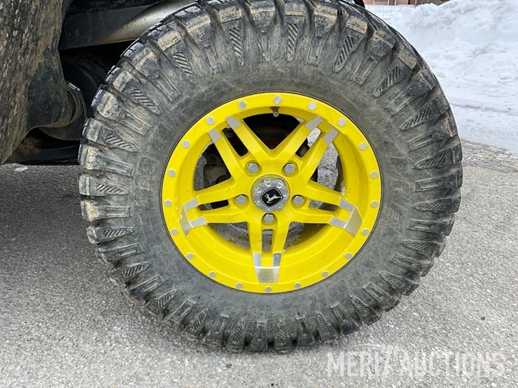 2024-john-deere-gator-image-15