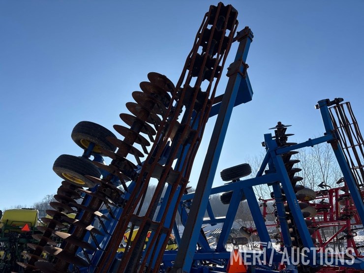 2012-landoll-4731-33-vertical-tillage-tool-image-22