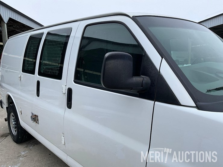 2014-chevrolet-2500-image-15