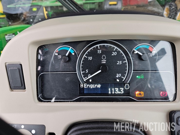 2021-john-deere-3046r-image-30