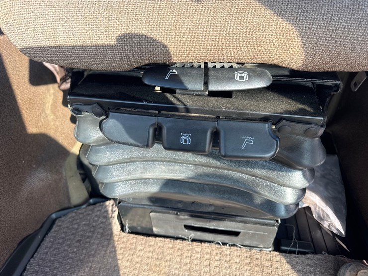 2008-john-deere-8330-image-82