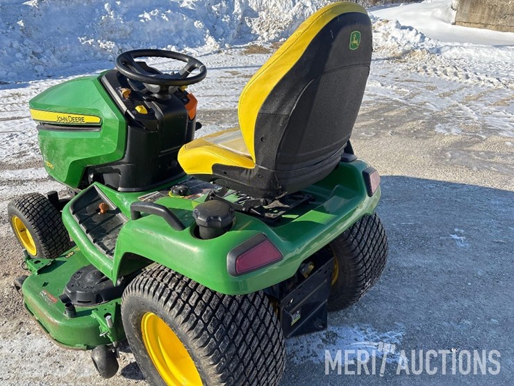 2023-john-deere-x590-image-12