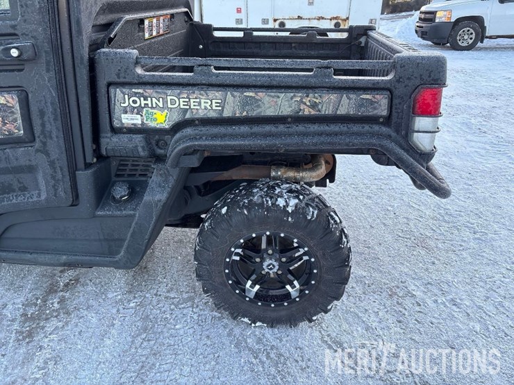 2019-john-deere-gator-image-13