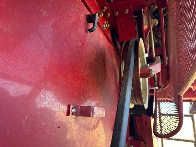 2009-case-ih-2577-image-90