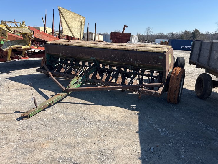 john-deere-8300-image-1