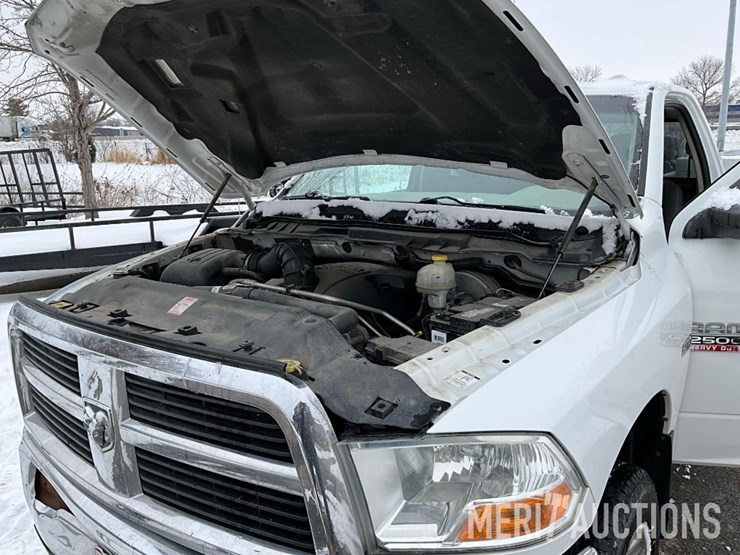 2011-dodge-2500-image-27