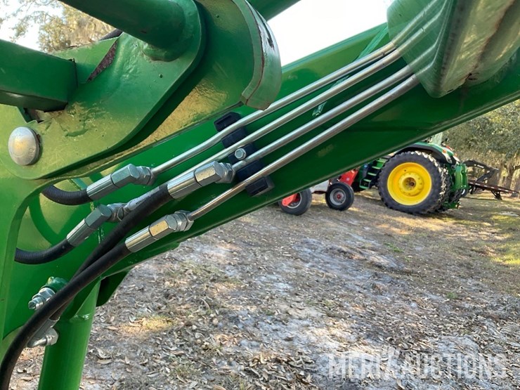 2021-john-deere-320r-image-10