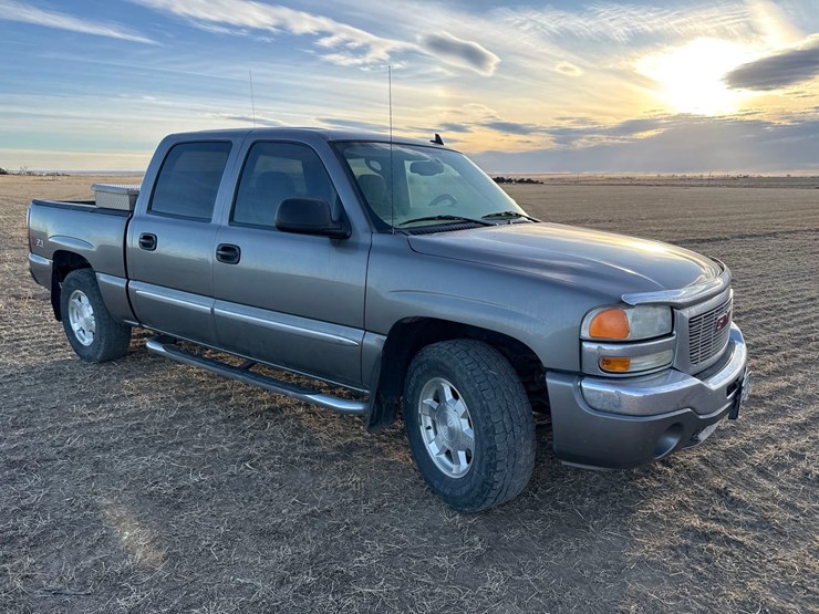 2006-gmc-sierra-1500-image-3