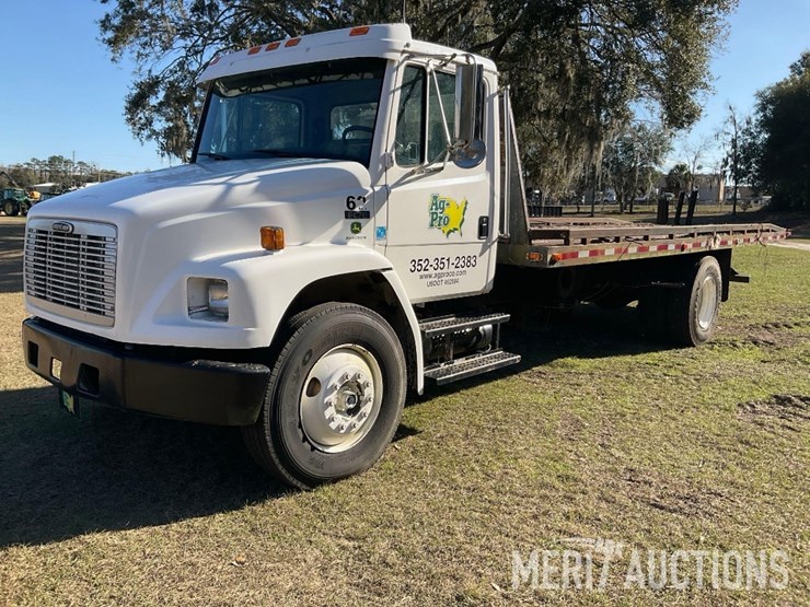 1997-freightliner-fl70-image-1