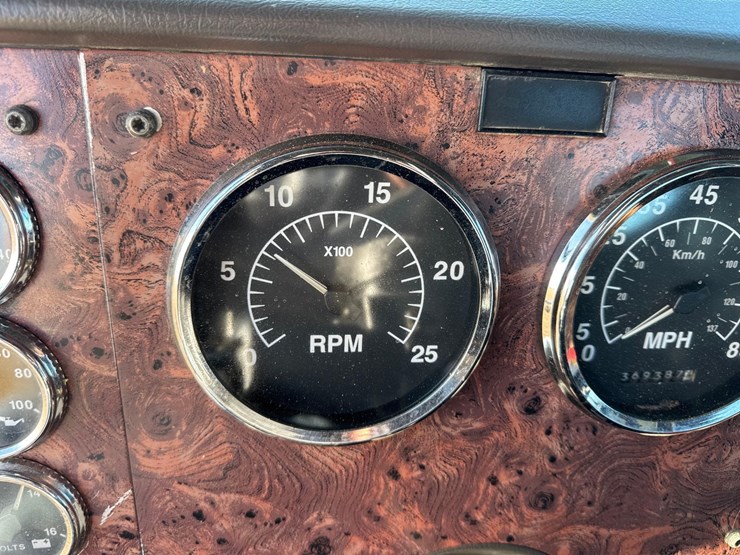 1999-international-60-image-20