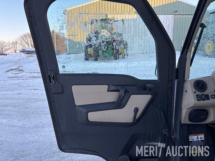 2019-john-deere-gator-image-20