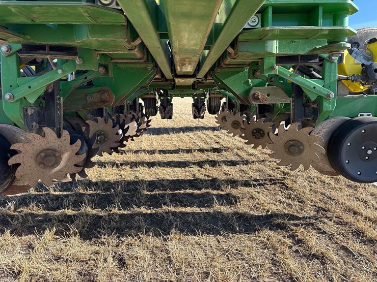 2014-john-deere-1770nt-image-16