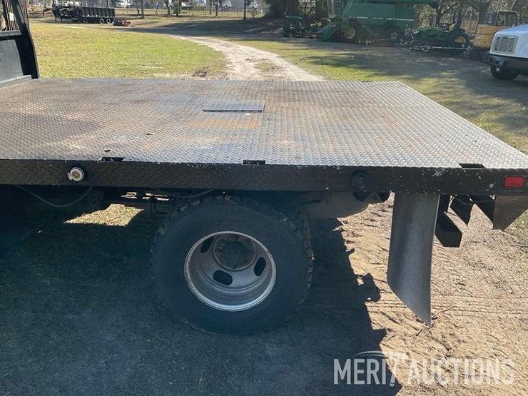 2006-chevrolet-3500-image-15