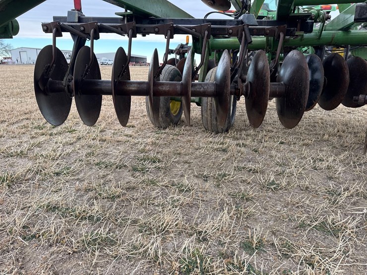 john-deere-235-image-36