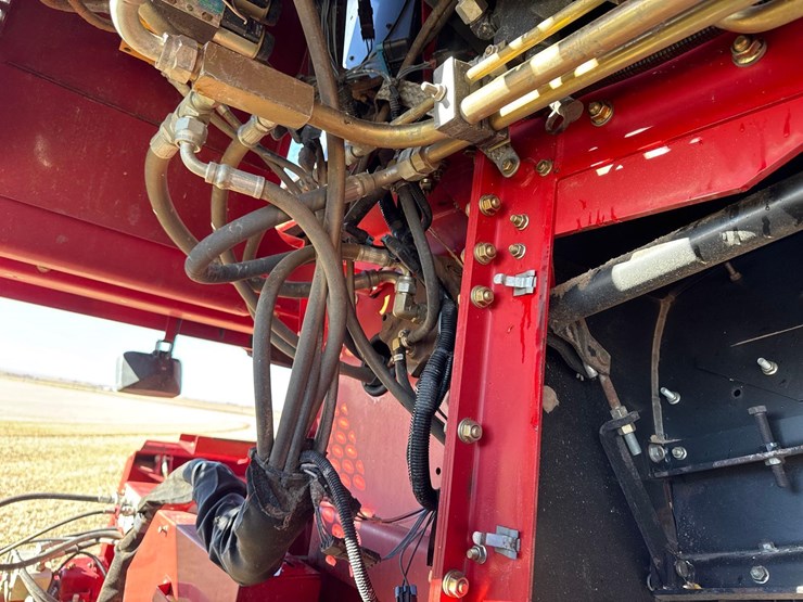 2009-case-ih-2577-image-63