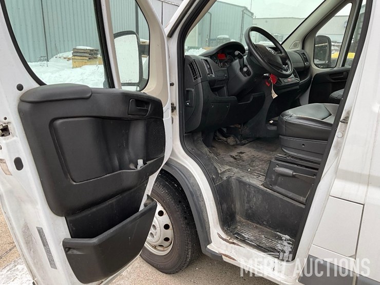 2017-ram-promaster-2500-image-31