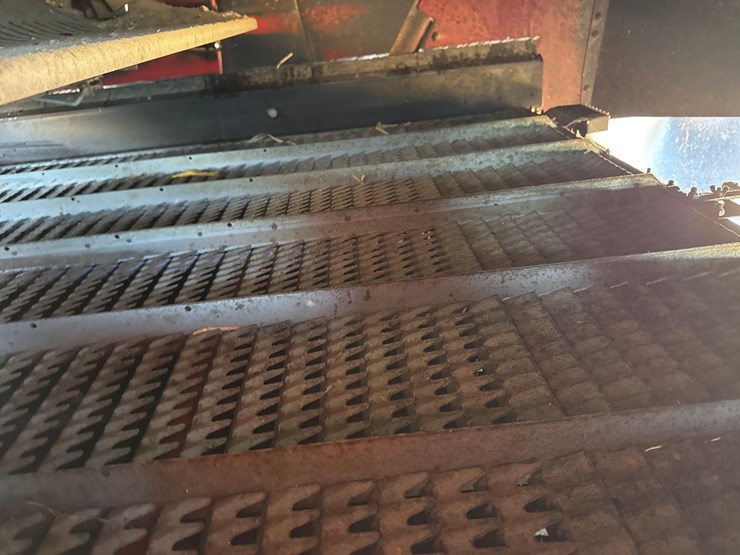 2009-case-ih-2577-image-79