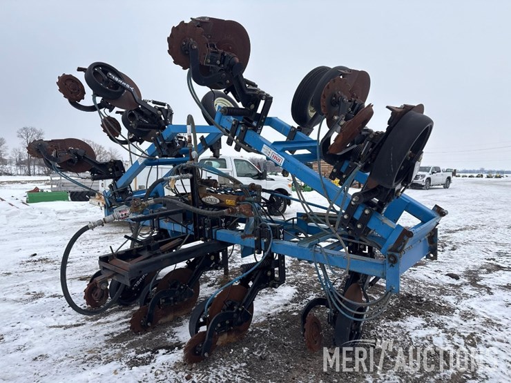 2010-dmi-3200-image-5