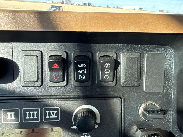 2008-john-deere-8330-image-78